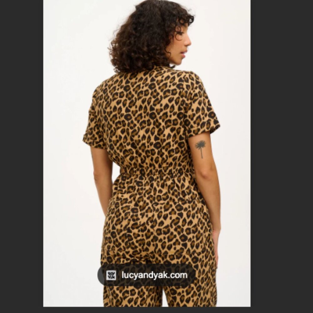 Lucy & Yak Leopard Jumpsuit Petite - Picture 2 of 7
